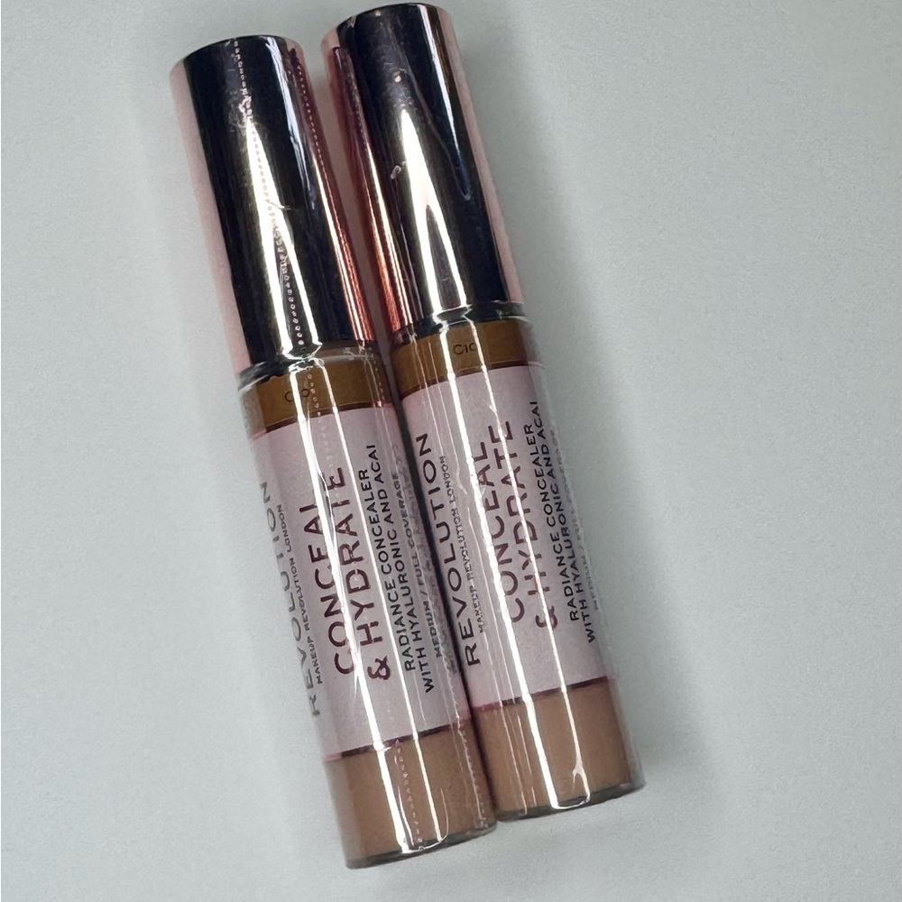 Revolution Conceal & Hydrate Concealer - C10